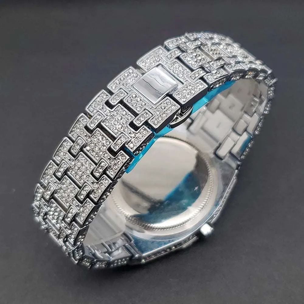 Quartz Watch with Zircon Bezel